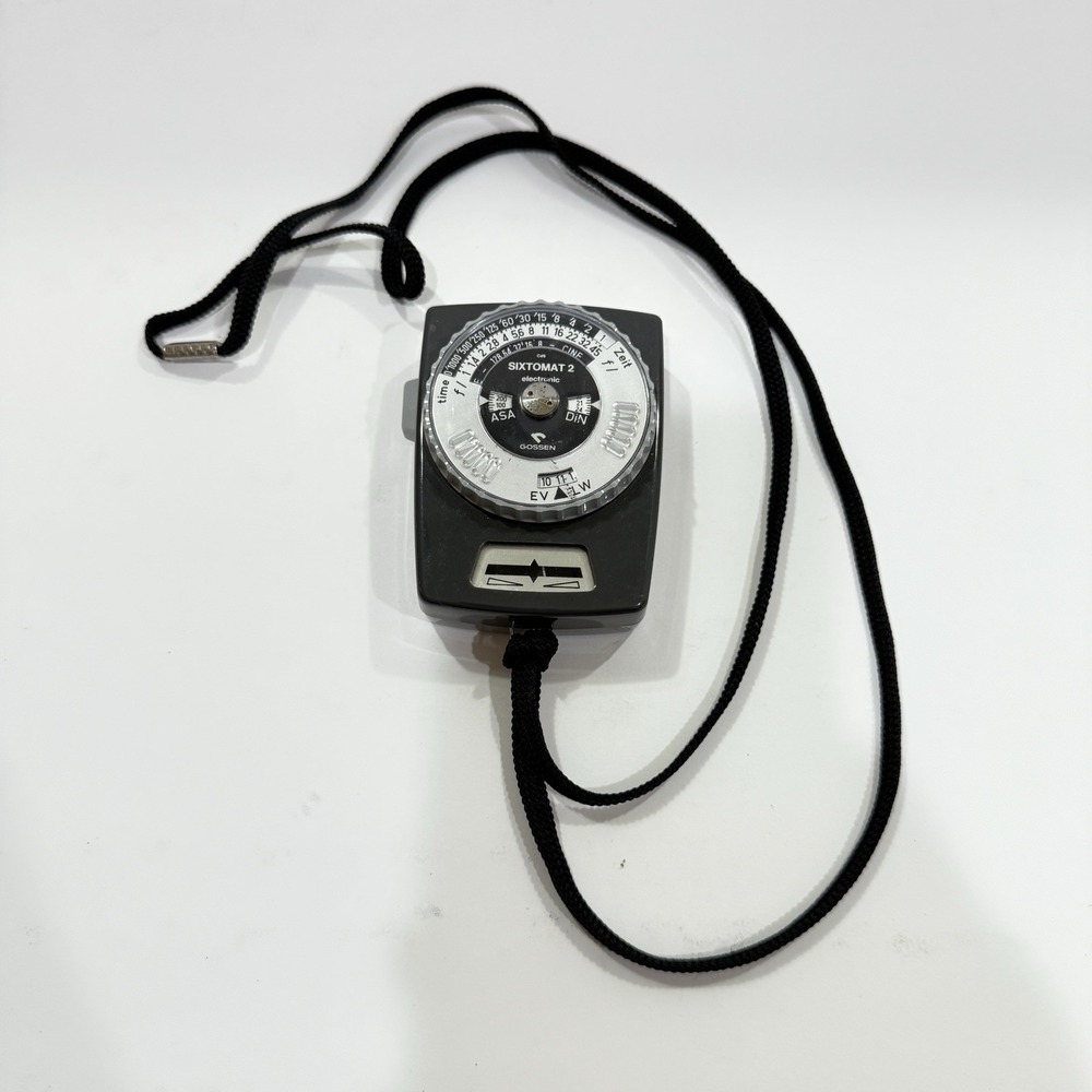 Gossen Sixtomat 2 Light Meter Unisex OS CdS Electronic Plastic Gray Solid